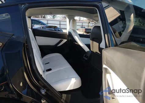 2022 Tesla Model Y Performance Dual Motor All-Wheel Drive z USA, uszkodzony, nr VIN 7SAYGDEF9NF313627